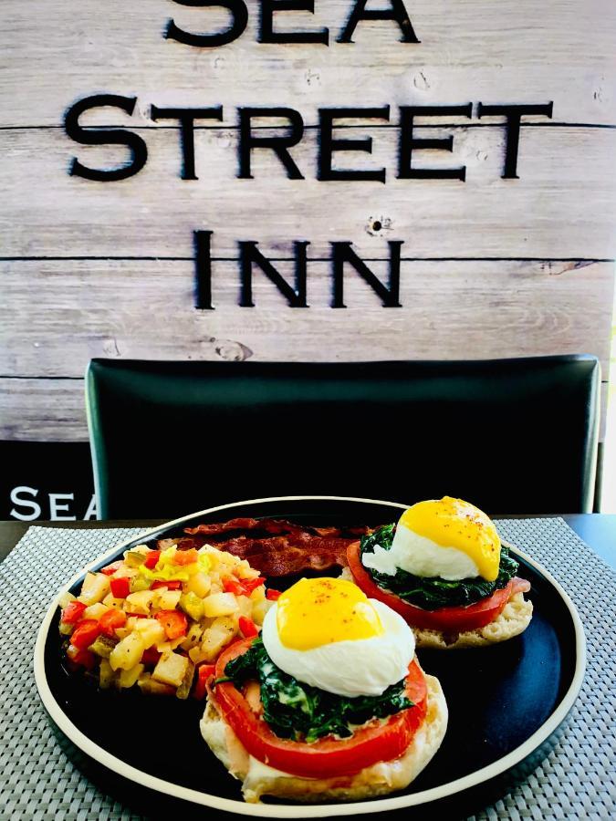 Sea Street Inn Хайанис Порт Екстериор снимка