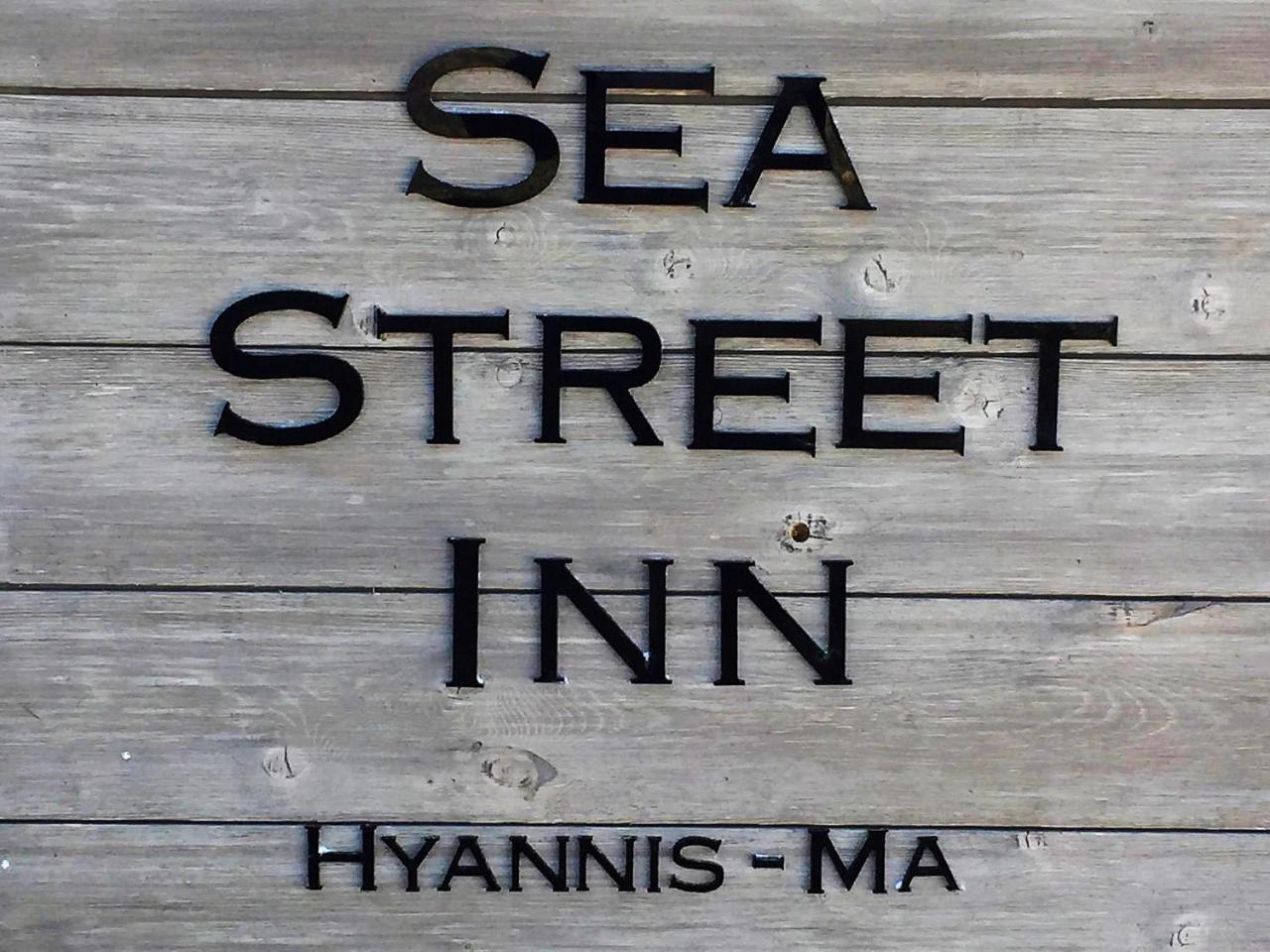 Sea Street Inn Хайанис Порт Екстериор снимка